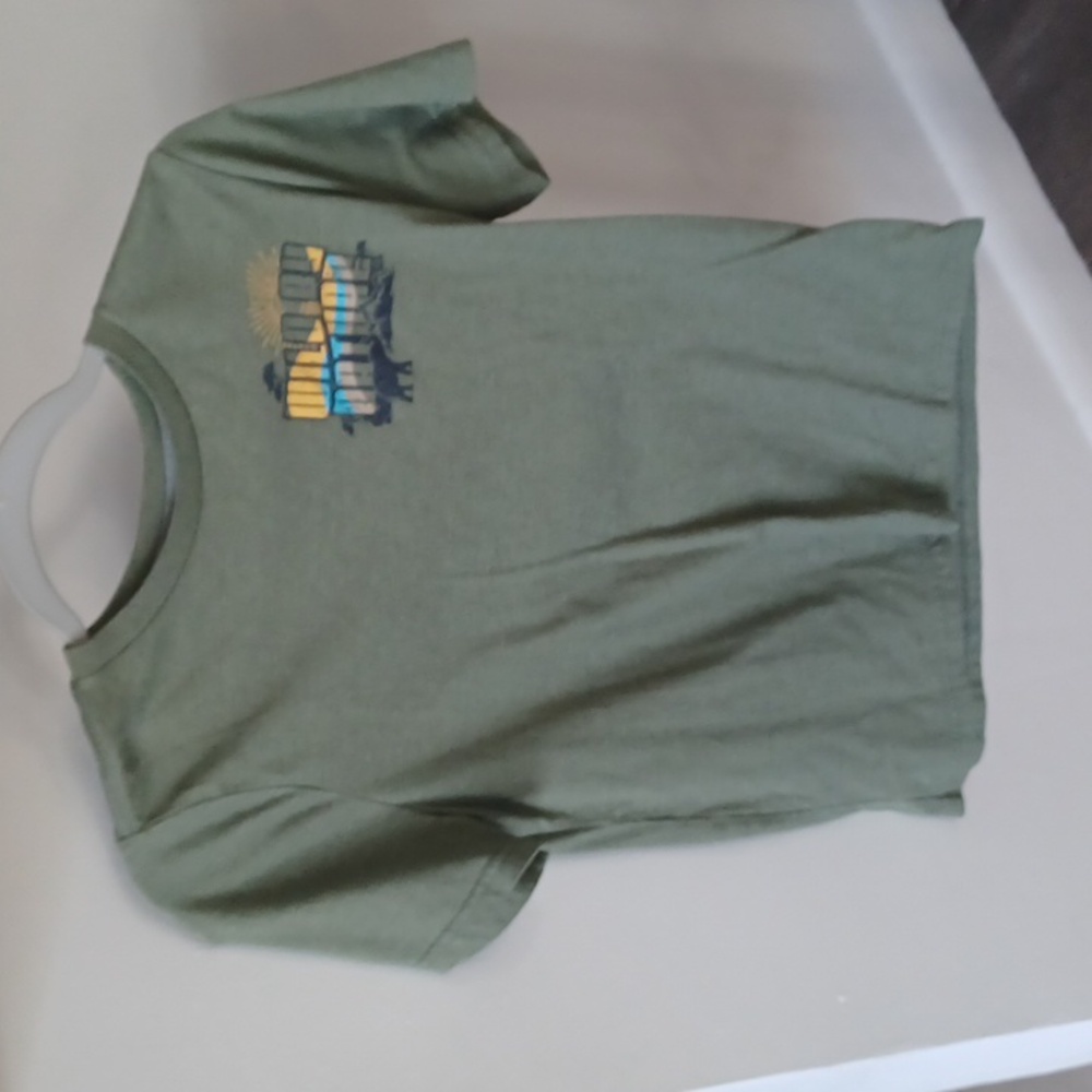 Arizona Wild By Nature kid's shirt size 14/16